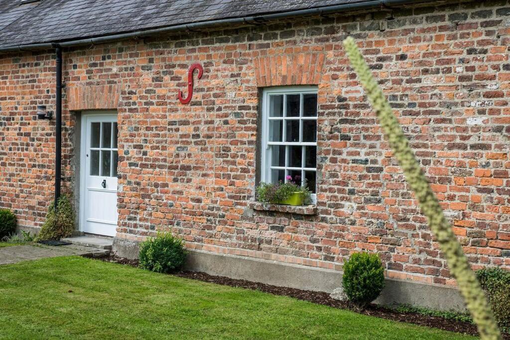 The Tack Room Cottage - Wells House & Gardens Уэксфорд Экстерьер фото